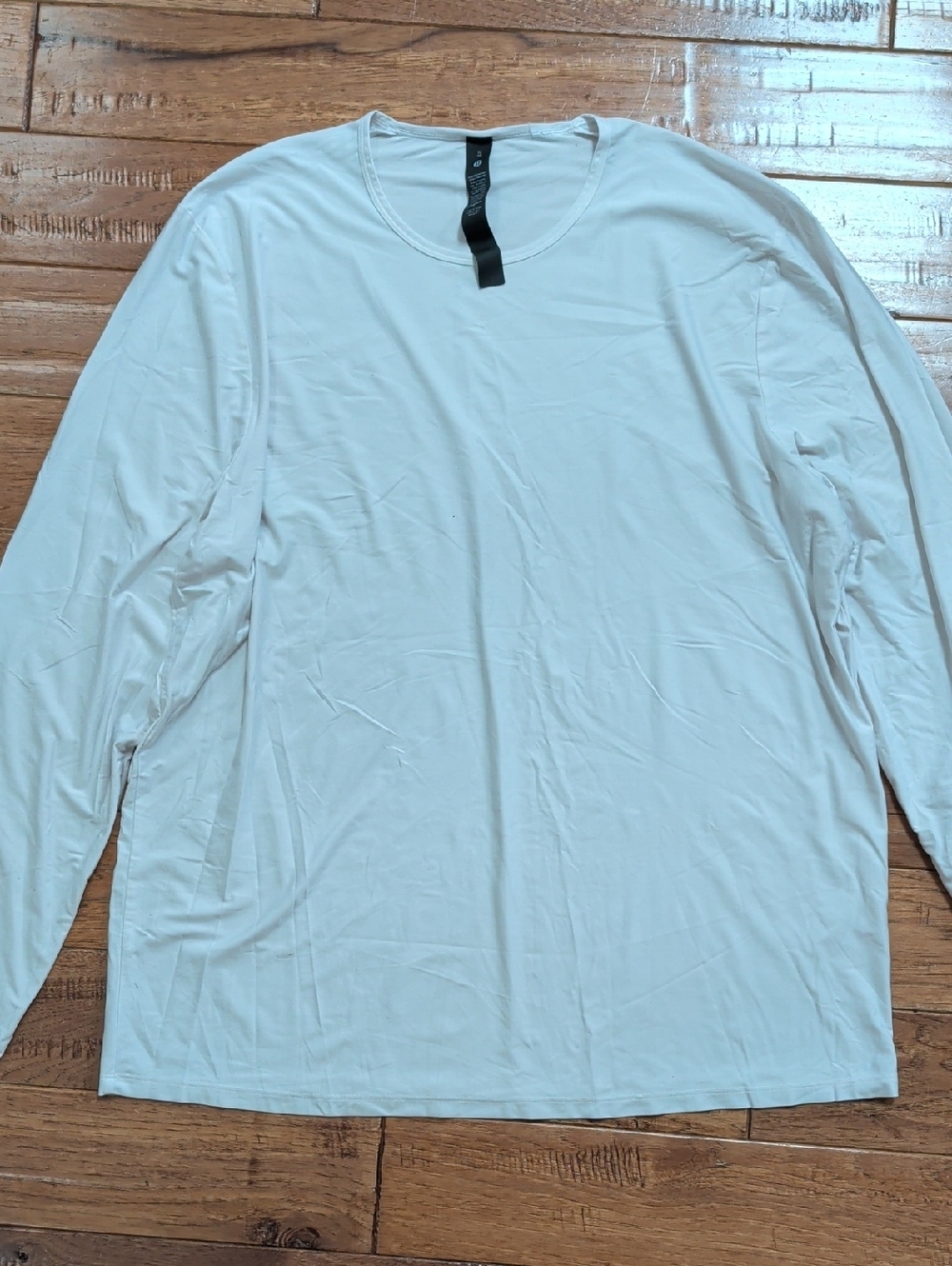 lululemon athletica Men's Long-Sleeve Nylon Lycra Crew in White